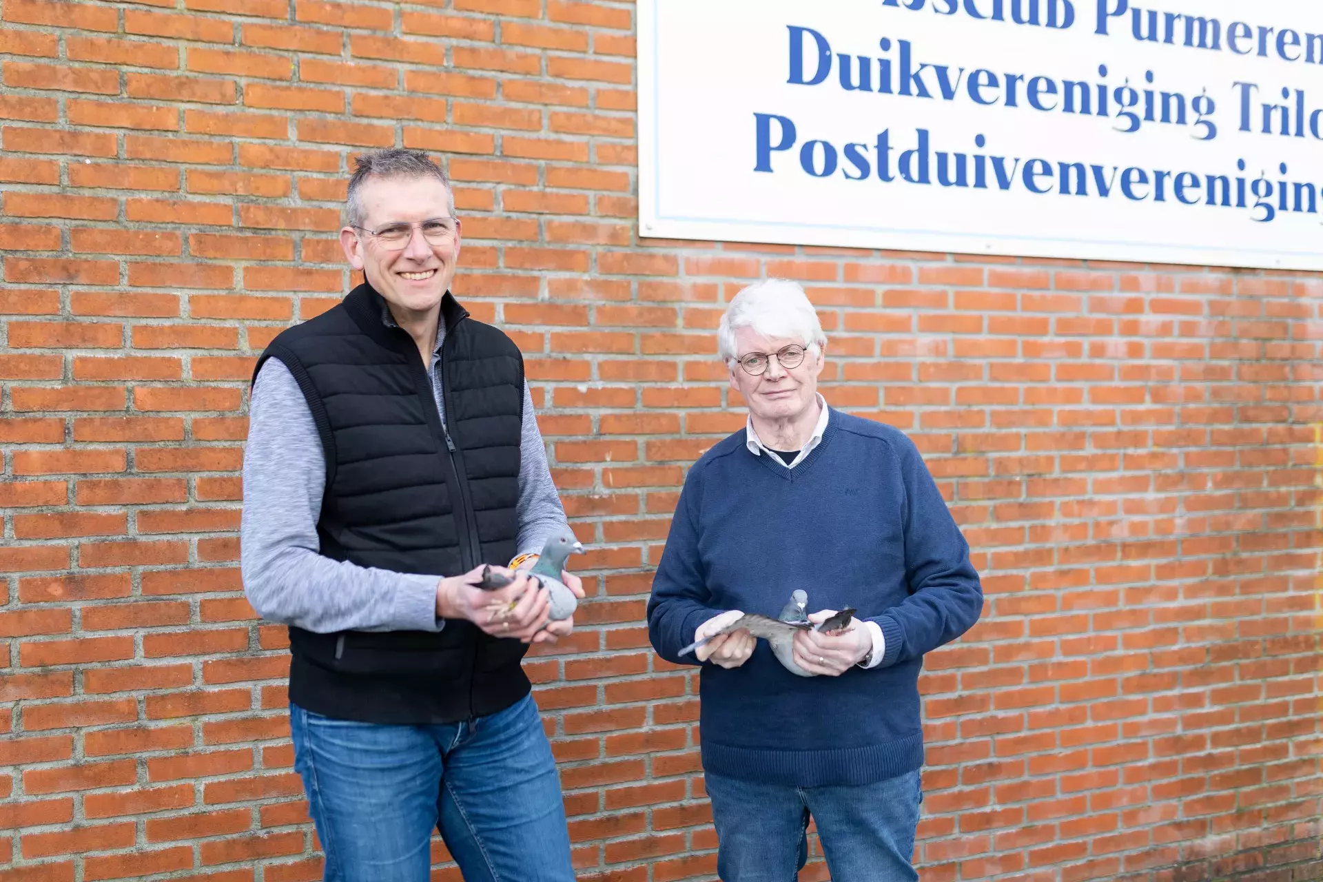 Bram en Gerard met hun duiven